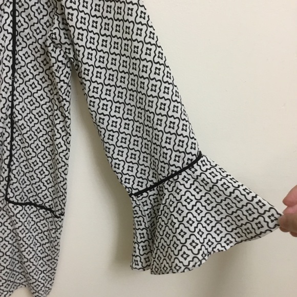 Bishop Sleeve Blouse Black and White top XXSP - Picture 2 of 6
